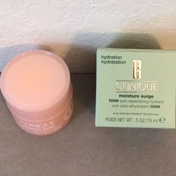 Clinique Moisture Surge 100H Hydrator - Picture 4 of 7